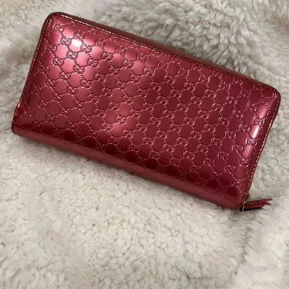 Gucci pink Micro Guccissima used wallet in great condition. Pink Metallic Patent - Picture 2 of 13
